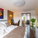 Gadd # 002 Glueck An Der Donau # Elegant 24#7 Check In *
