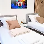 Gadd # 002 Glueck An Der Donau # Elegant 24#7 Check In Lägenhet Straubing