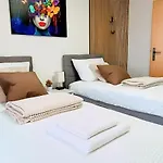 Gadd # 002 Glueck An Der Donau # Elegant 24#7 Check In * シュトラウビング
